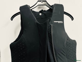 Säkerhetsvästar ryttarutrustning till salu: Säkerhetsväst i Vallda - Annons 7