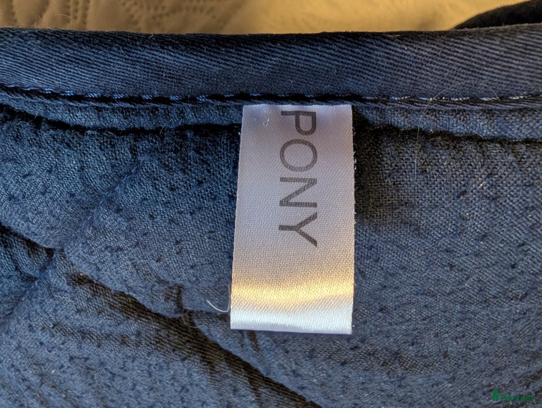 Schabrak & Vojlockar hästutrustning till salu: Marinblått Schabrak Ponny i Rimforsa - Annons 5