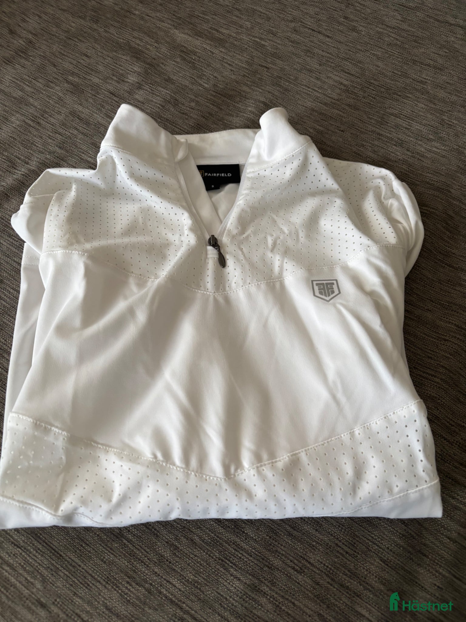 Övrigt Ridkläder ryttarutrustning till salu: Vit ridtröja - Annons 2