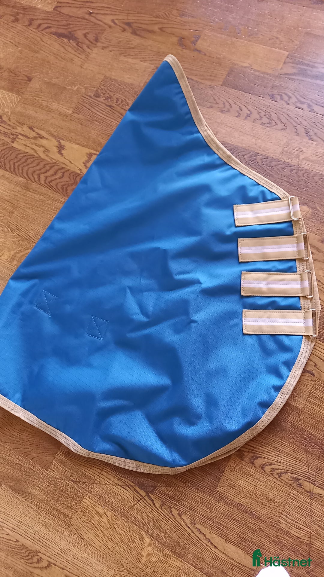 Täcken hästutrustning till salu: Halstäcke  i Umeå - Annons 1