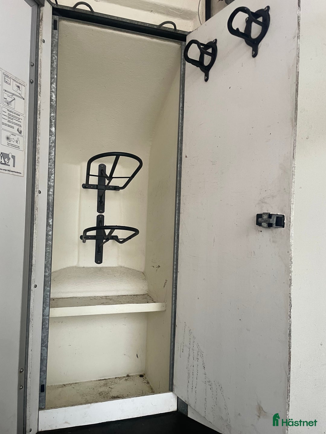 Hästtransporter  fordon & transport till salu: Stort Thulesläp - lasta två hästar i Flyinge - Annons 3