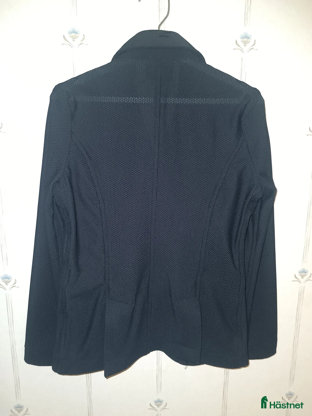 Jackor & Kavajer ryttarutrustning till salu: Barn kavaj  i Borgholm - Annons 2