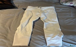 Ridbyxor ryttarutrustning till salu: Helt nya vita CRW byxor med lappen kvar🤍 i Kiruna - Annons 1