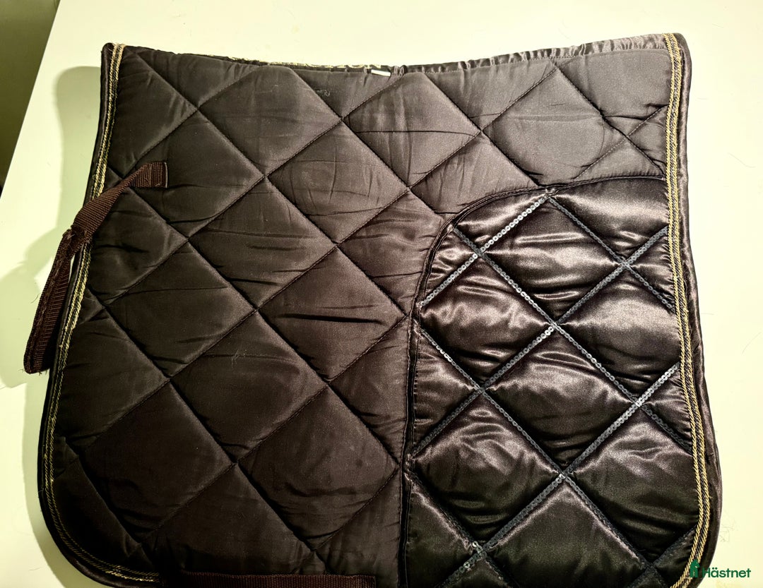 Schabrak & Vojlockar hästutrustning till salu: Massa schabrak i Linköping - Annons 5