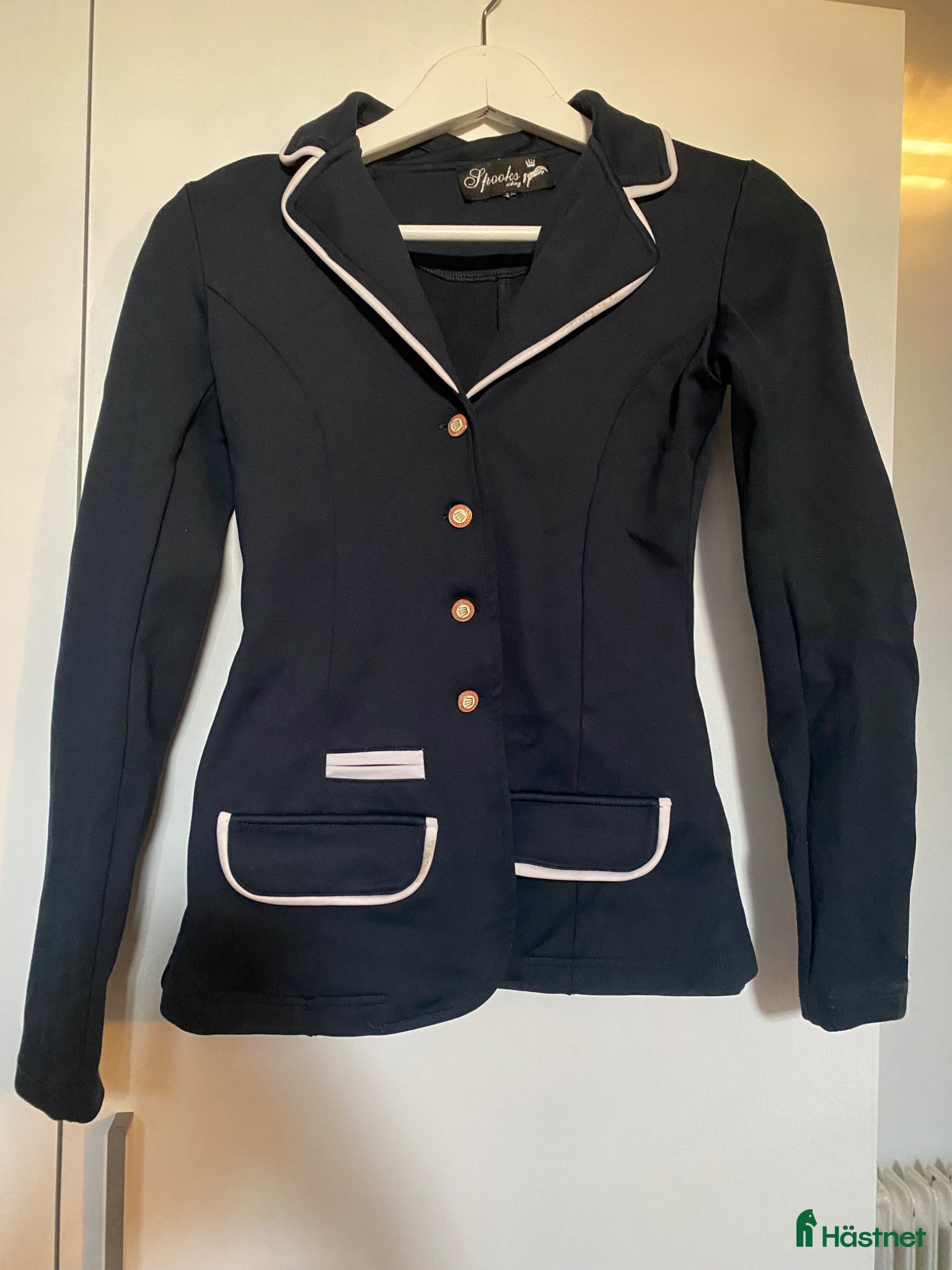 Jackor & Kavajer ryttarutrustning till salu: Tävlingskavaj Spooks  - Annons 2