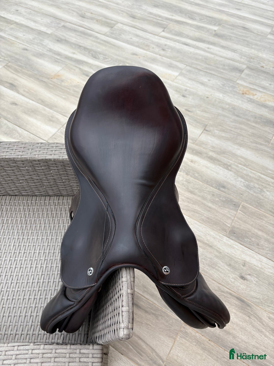 Sadlar hästutrustning till salu: Pariani hoppsadel säljes i L'Alfàs del Pi - Annons 3