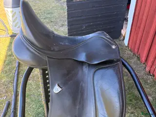 Sadlar hästutrustning Bates dressyrsadel - Annons 2