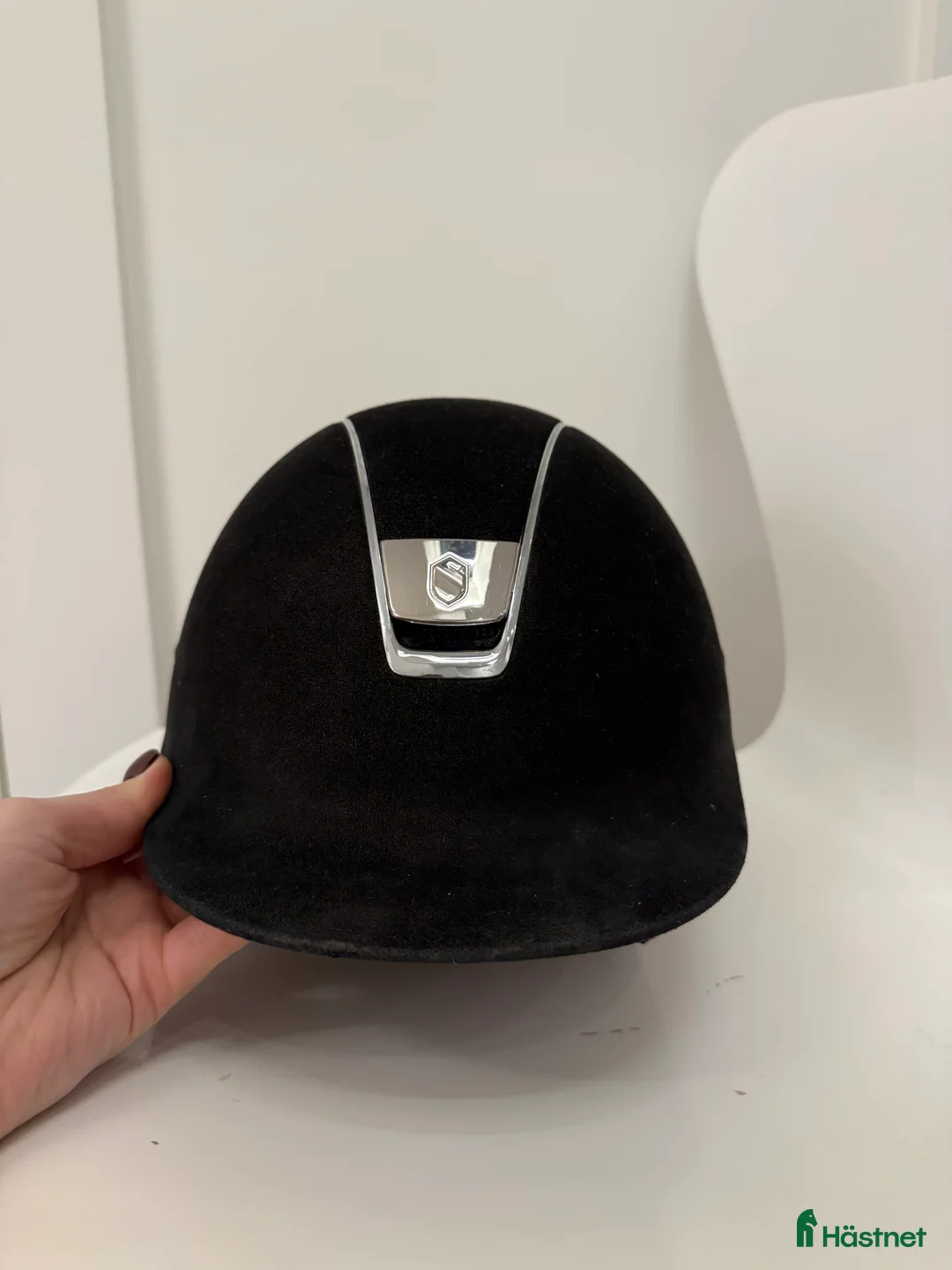 Hjälmar ryttarutrustning till salu: Samshield storlek M55-M58 i Stockholm - Annons 1