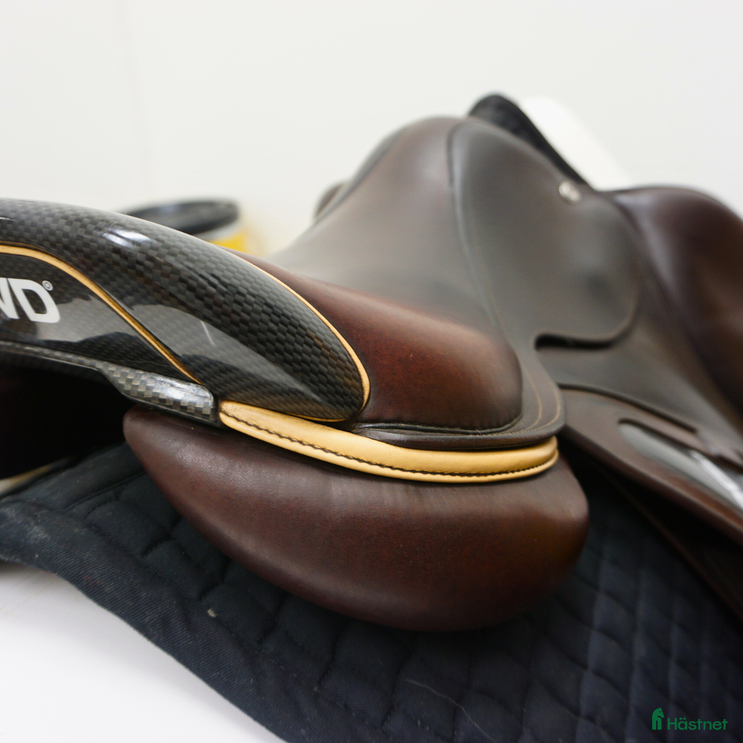 Sadlar hästutrustning till salu: CWD 2Gs 17,5" från 2020 i Upplands Väsby - Annons 4