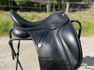 Sadlar hästutrustning Bates de luxe 17,5” - Annons 9