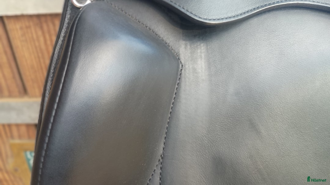Sadlar hästutrustning till salu: Prestige Monza almost new i Stockholm - Annons 2