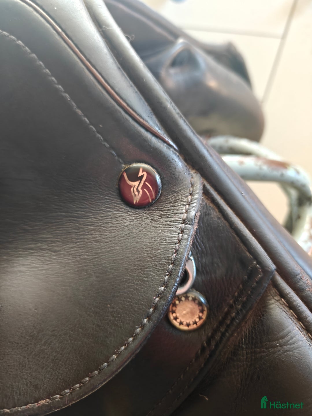 Sadlar hästutrustning till salu: Prestige hoppsadel i Norrköping - Annons 5