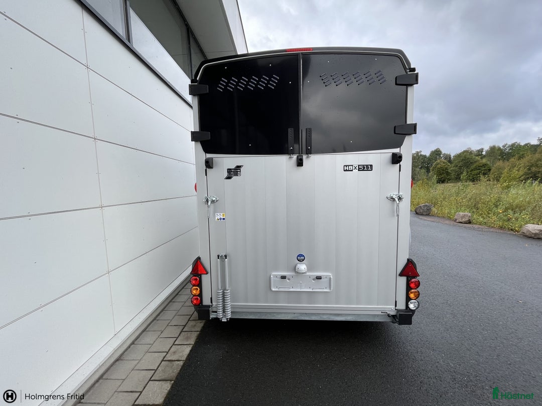 Hästtransporter  fordon & transport till salu: Släp för 2 stora hästar med överluckor i Växjö - Annons 3