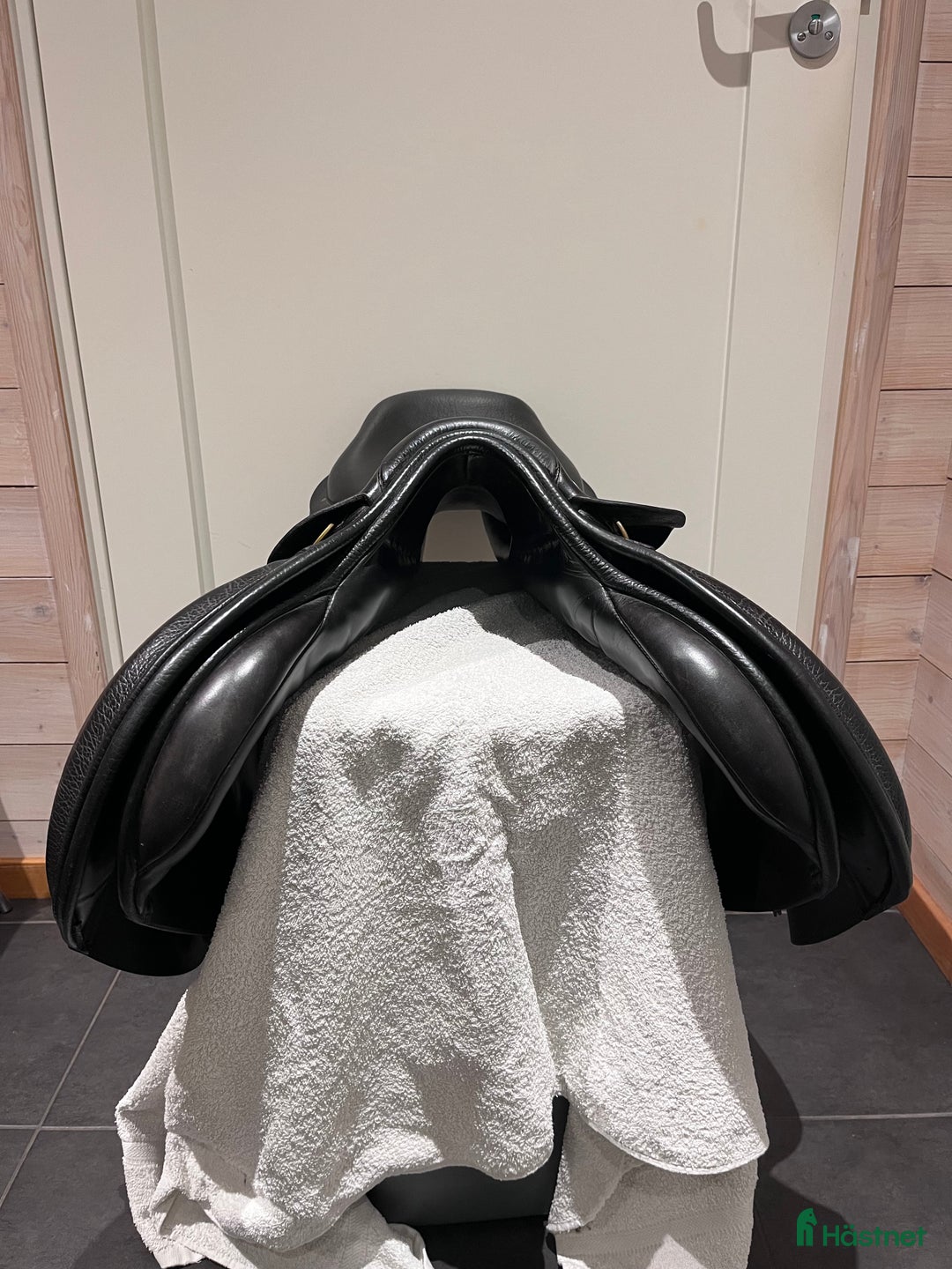 Sadlar hästutrustning till salu: Jos lansink svart hoppsadel i Mariefred - Annons 2