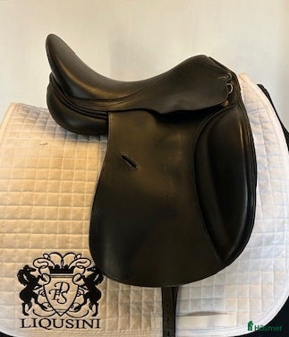 Sadlar hästutrustning till salu: Dressyrsadel Globus Crincle i Uppsala - Annons 2