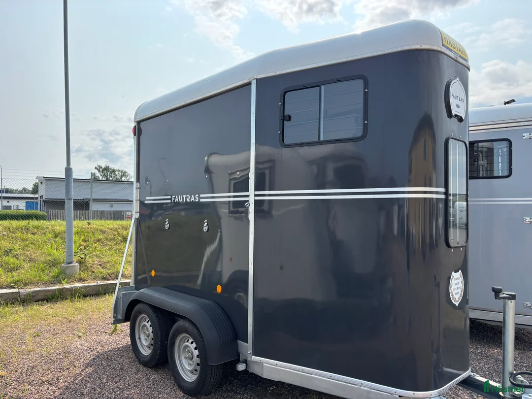 Hästtransporter  fordon & transport till salu: Enhästars trailer med aidsystem - Annons 2