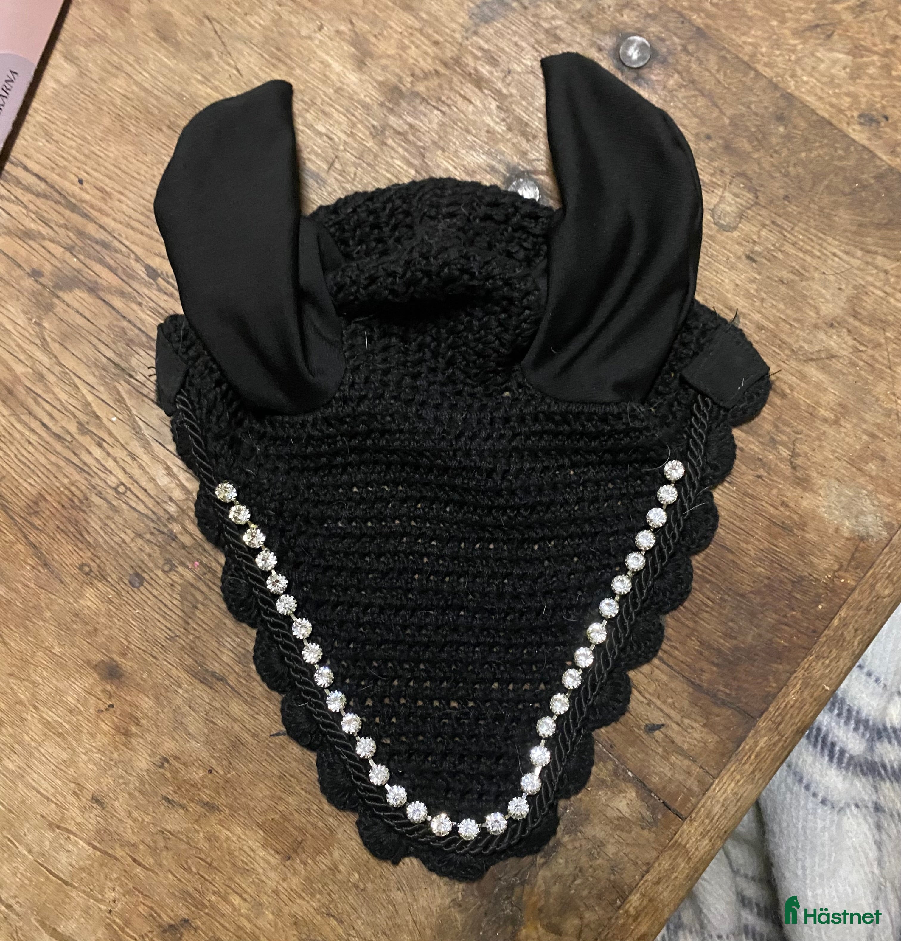 Övrig Hästutrustning hästutrustning till salu: Huva med kristall i Växjö - Annons 1