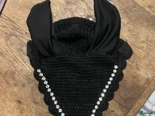 Övrig Hästutrustning hästutrustning till salu: Huva med kristall i Växjö - Annons 1