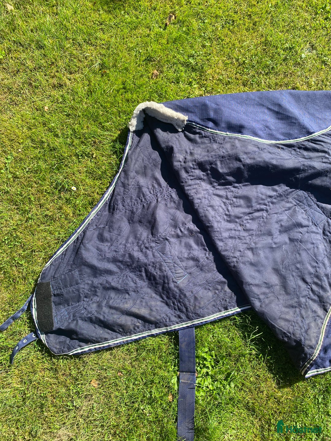 Täcken hästutrustning till salu: Fint regntäcke!  i Lyckeby - Annons 1