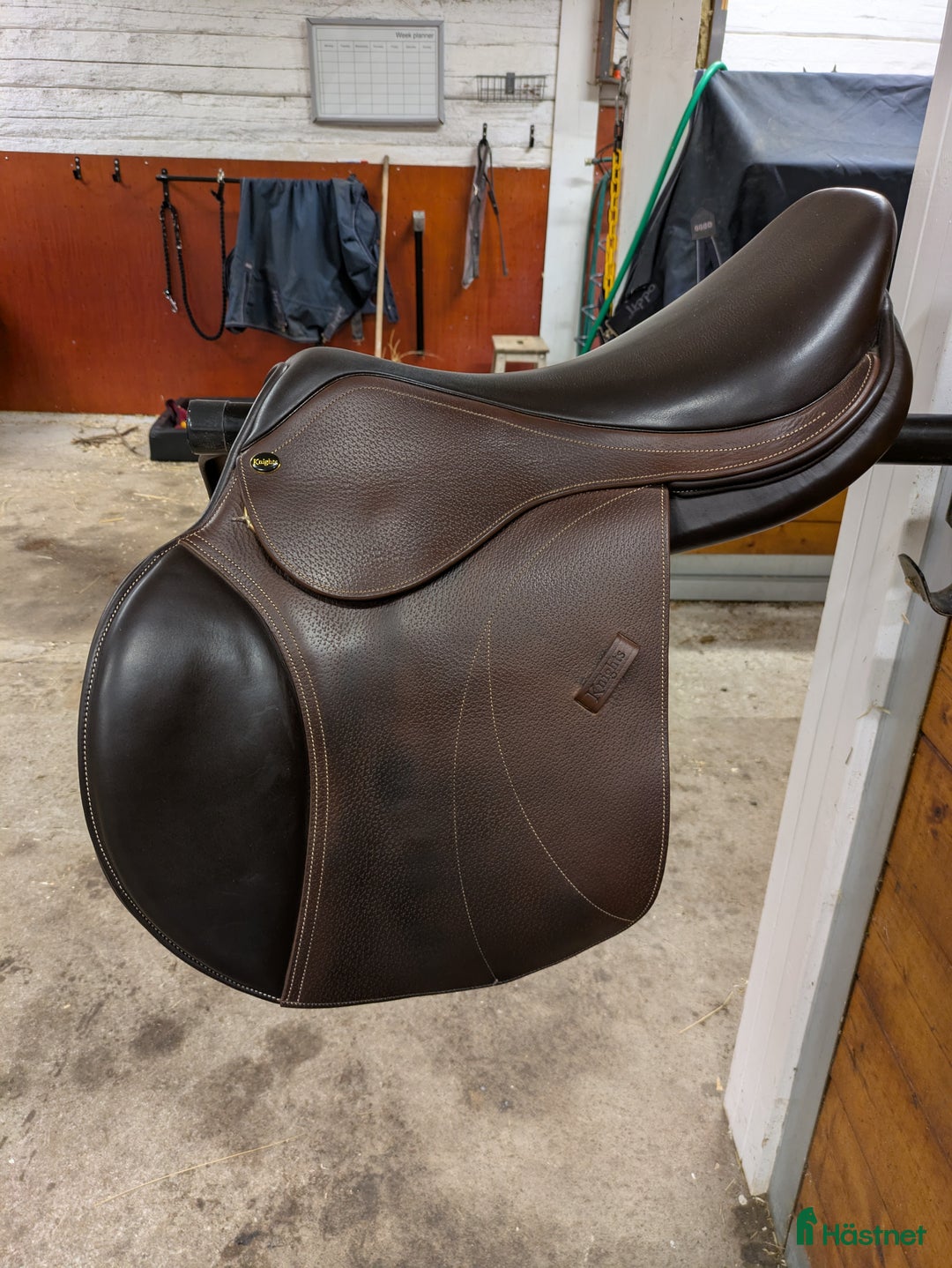 Sadlar hästutrustning till salu: Trevlig hoppsadel till billig peng i Loftahammar - Annons 5