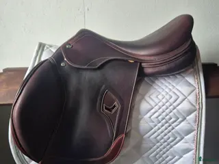 Sadlar hästutrustning till salu: Tech1 i nyskick i Kågeröd - Annons 1