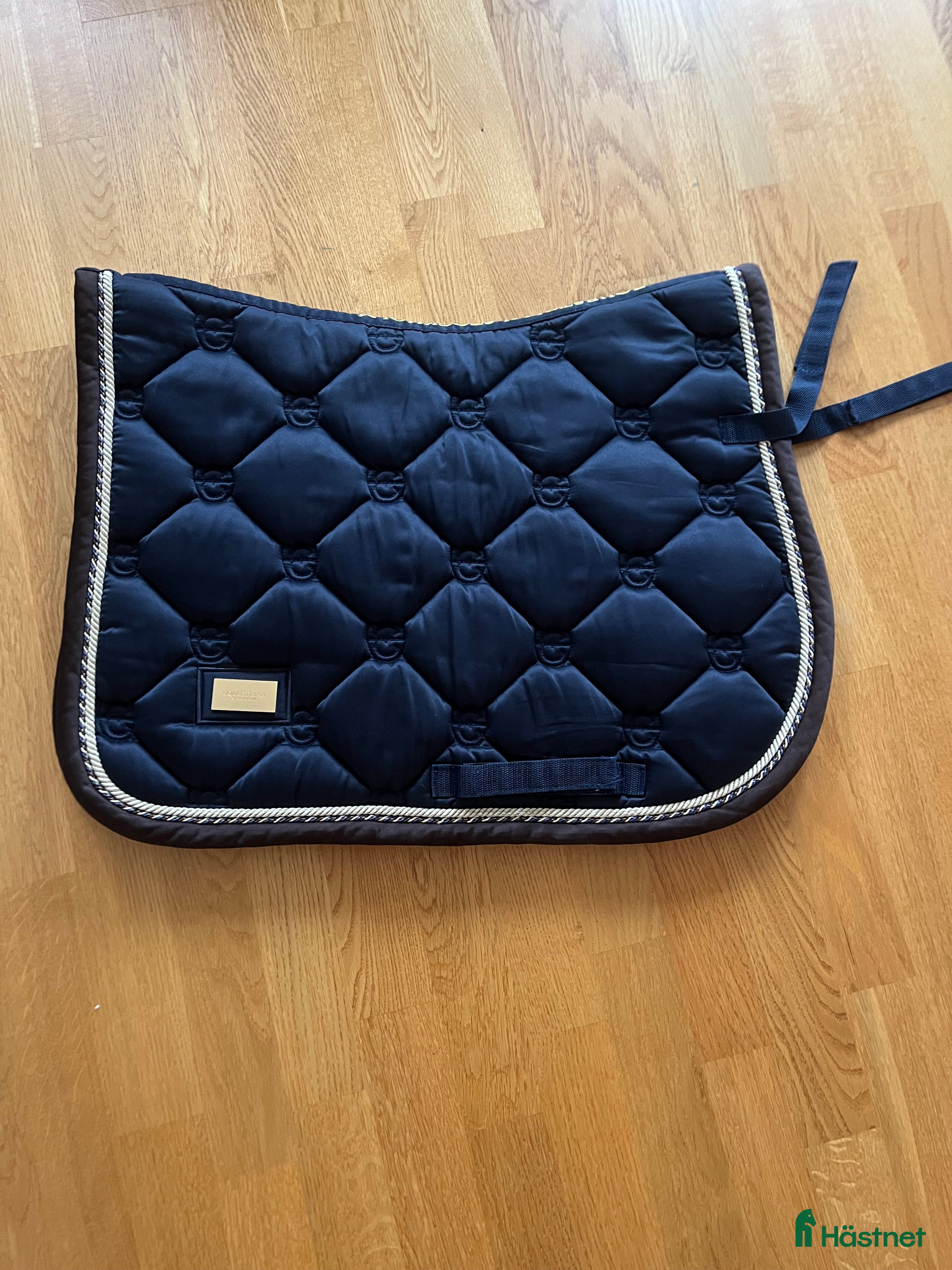 Schabrak & Vojlockar hästutrustning till salu: Equestrian Stockholm-schabrak  i Vällingby - Annons 8