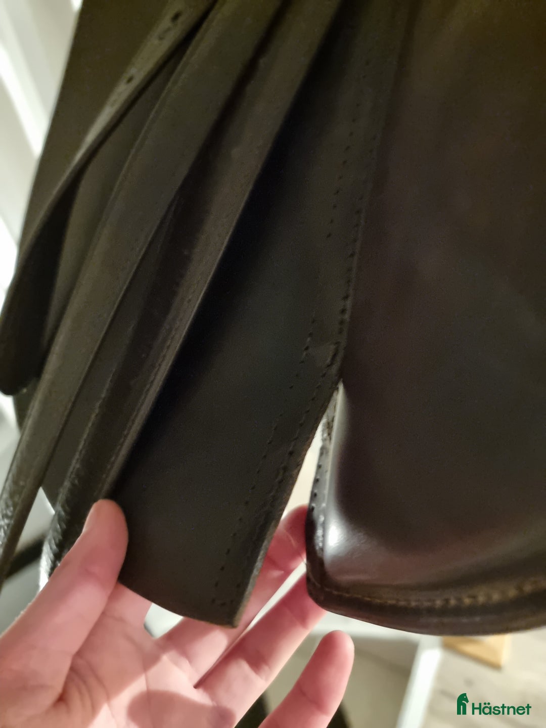 Sadlar hästutrustning till salu: Mörkbrun dressyrsadel i Hudiksvall - Annons 9