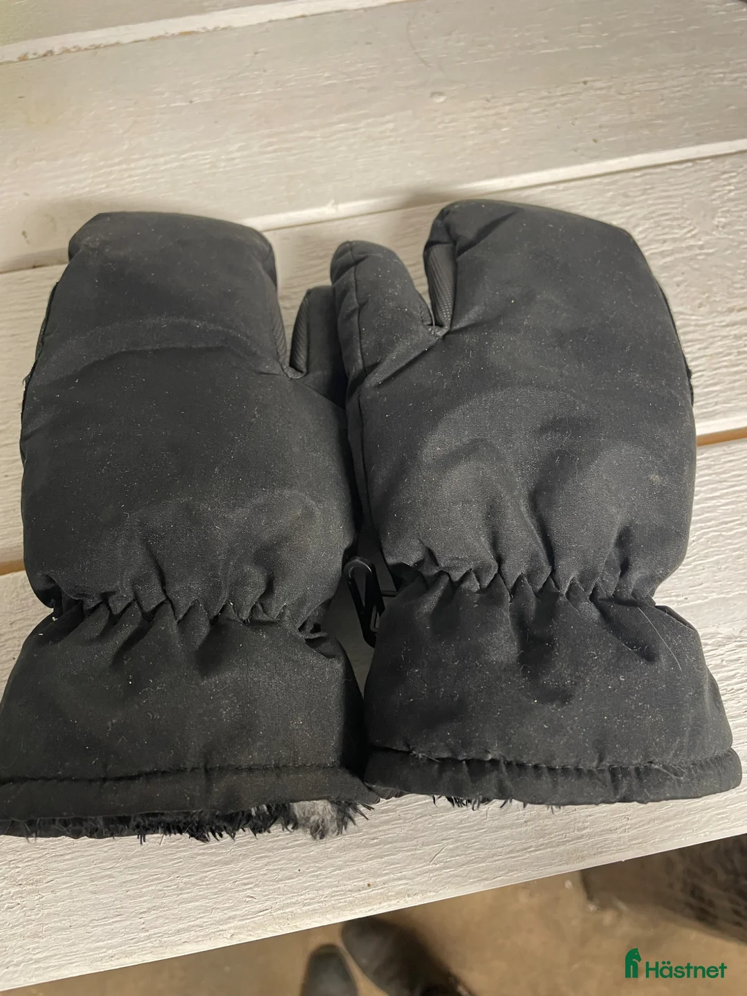 Övrigt Ridkläder ryttarutrustning till salu: Super varma och sköna vantar - Annons 1