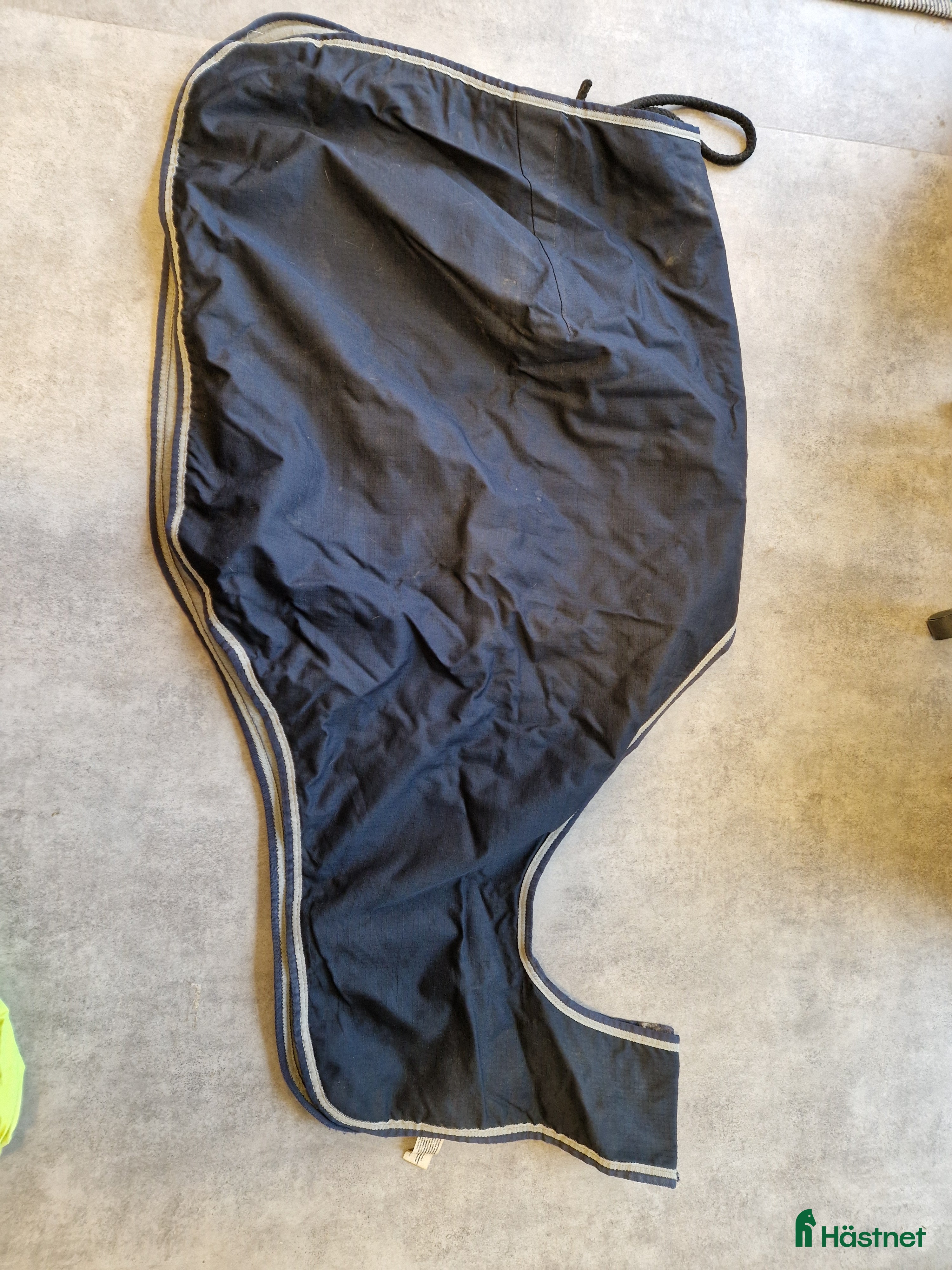 Täcken hästutrustning till salu: Ridtäcke med ull-foder i Jönköping - Annons 2