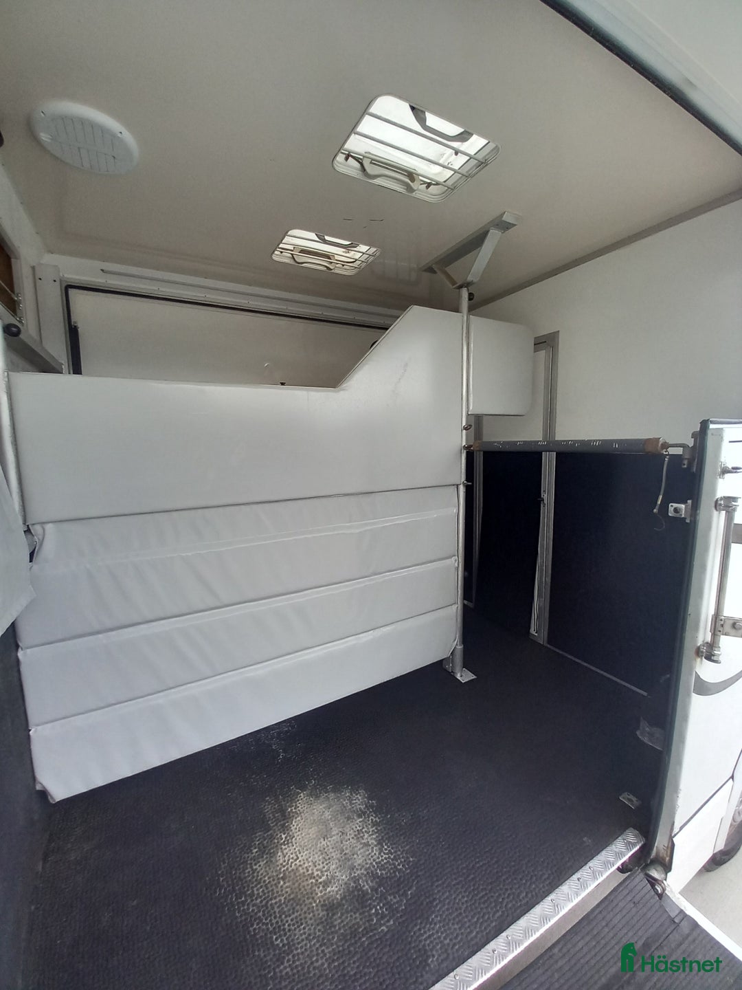 Hästlastbilar  fordon & transport till salu: Dickenherr 2-Ride med dubbla ramper i Haverdal - Bild 3
