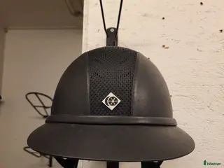 Hjälmar ryttarutrustning till salu: Charles owen sp8 plus i Boden - Annons 4