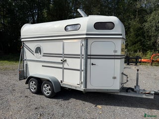 Hästtransporter fordon & transport till salu: Boj Bravo i Nora - Annons 1