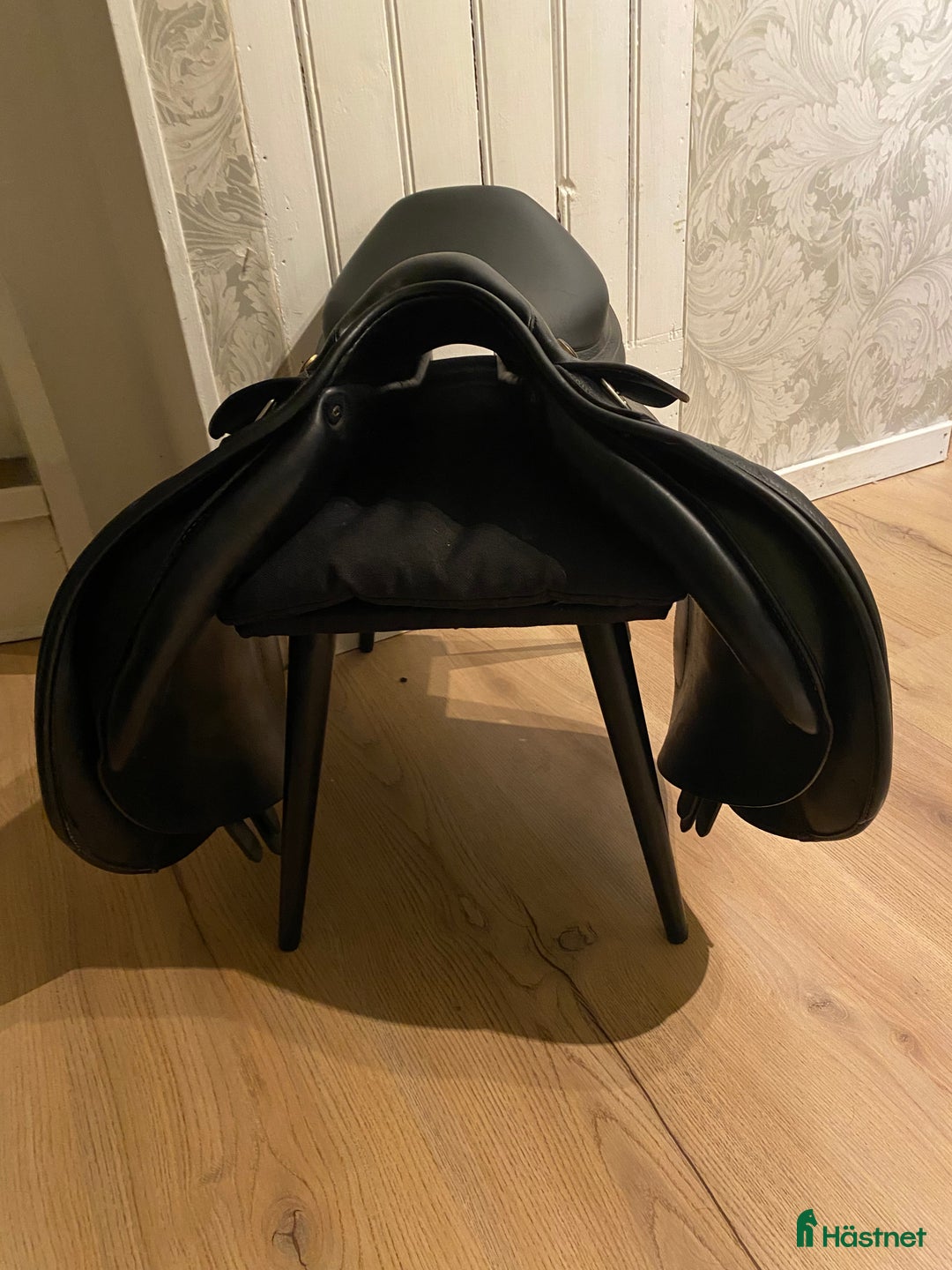 Sadlar hästutrustning till salu: Svart prestige versailles i Insjön - Annons 2