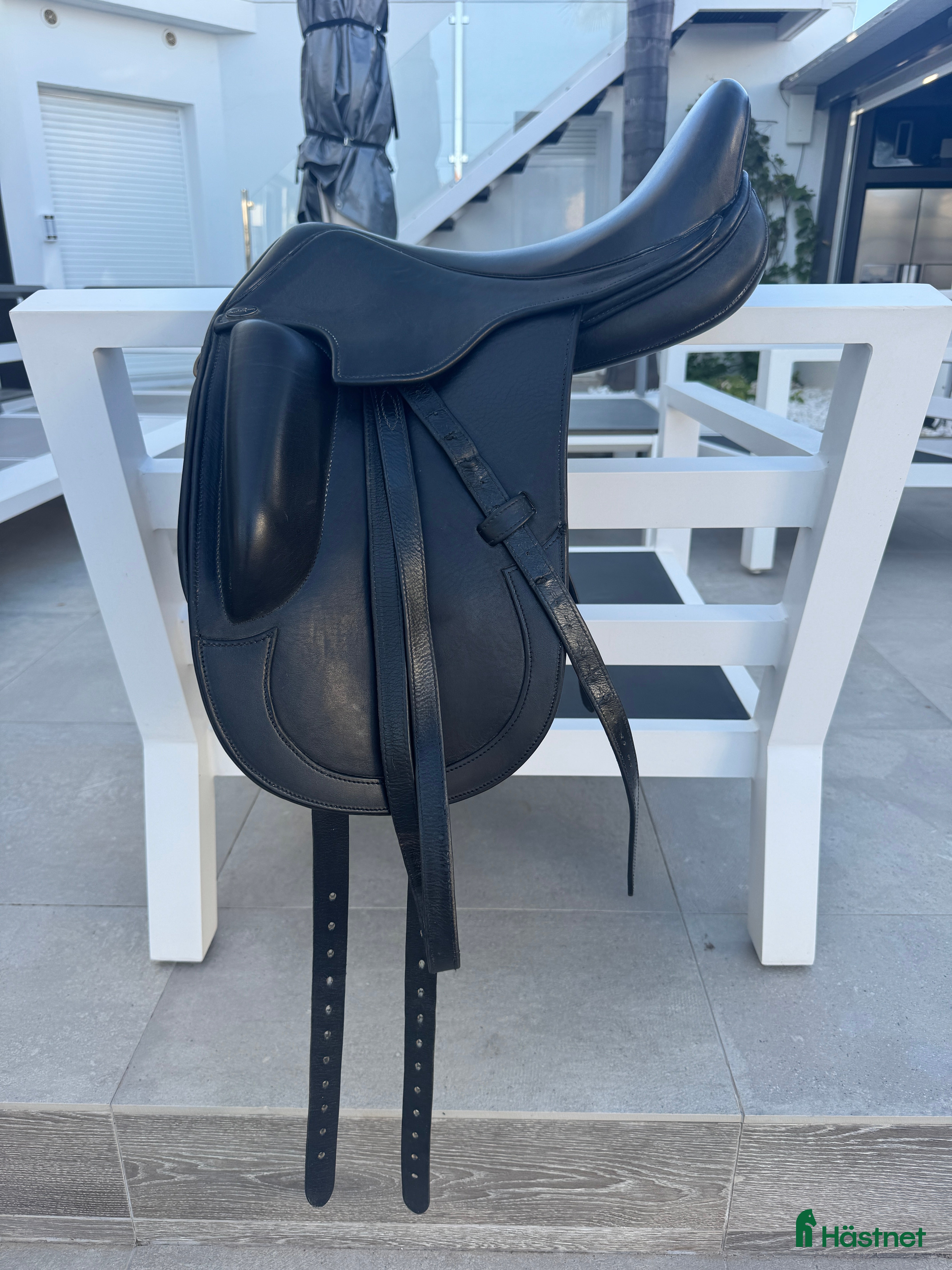 Sadlar hästutrustning till salu: Santa Cruz dressyrsadel för ponny i Stockholm - Annons 5