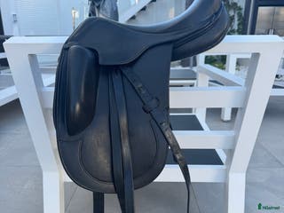 Sadlar hästutrustning till salu: Santa Cruz dressyrsadel för ponny i Stockholm - Annons 11