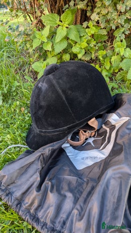 Hjälmar ryttarutrustning till salu i Gnesta - Annons 11