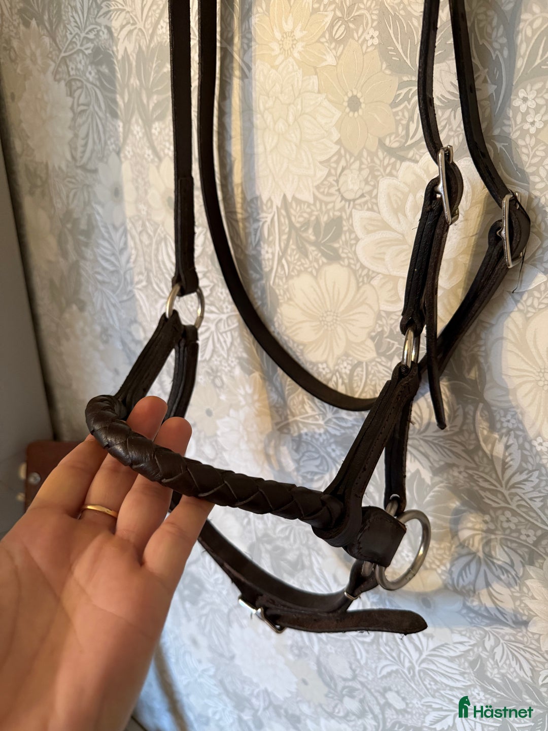 Träns hästutrustning till salu: Sidepull brunt m flätad nosrem i Kalvsvik - Annons 2