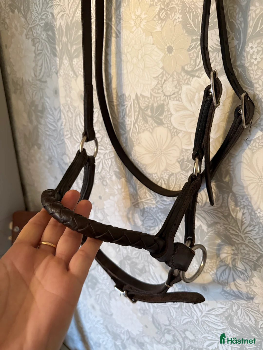 Träns hästutrustning till salu: Sidepull brunt m flätad nosrem i Kalvsvik - Annons 2