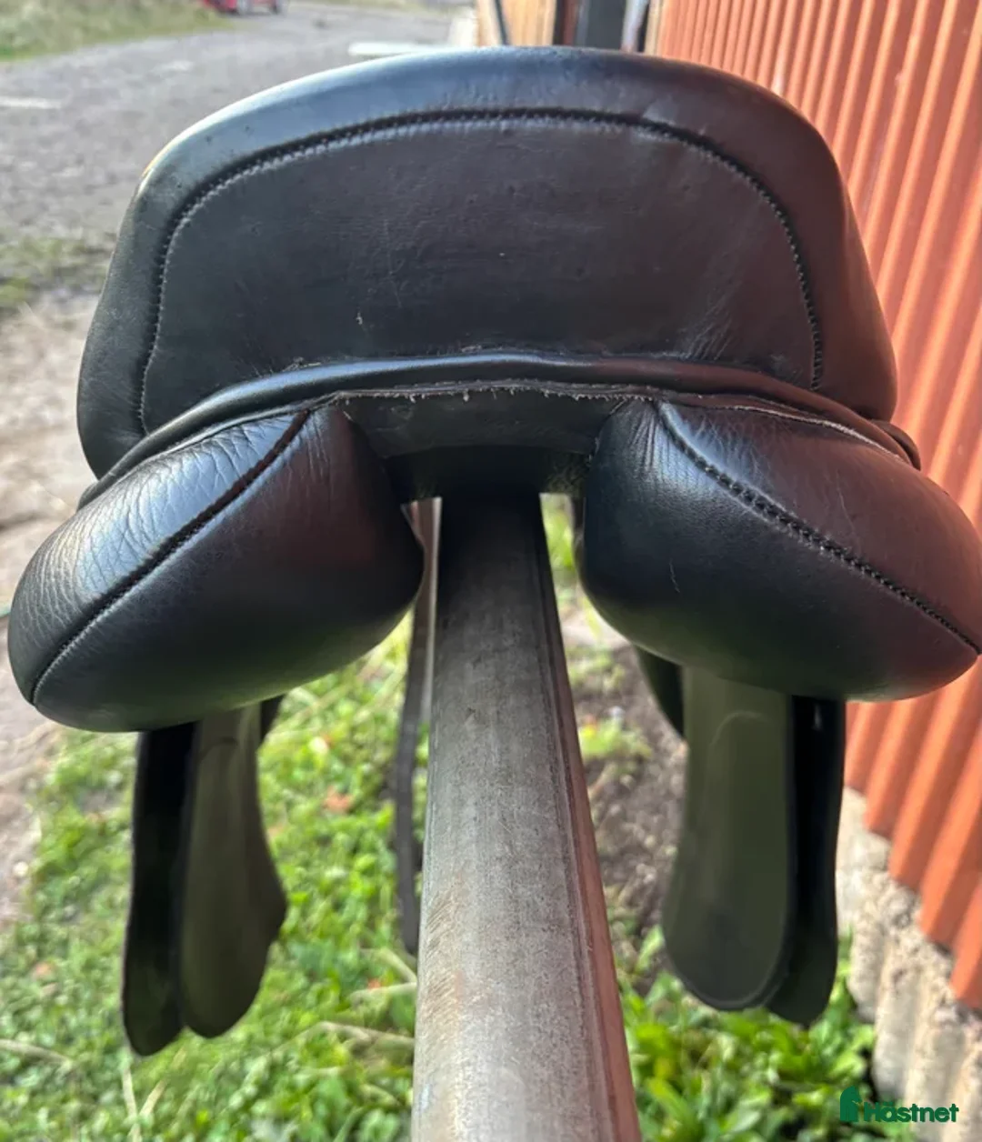 Sadlar hästutrustning till salu: Clarige House allround sadel 17” svart - Annons 2