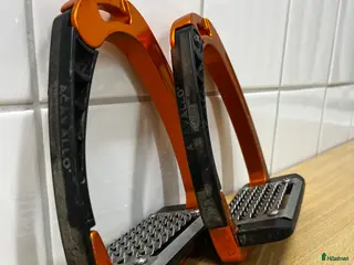 Stigbyglar hästutrustning Acavallo säkerhetsstigbyglar - Annons 1