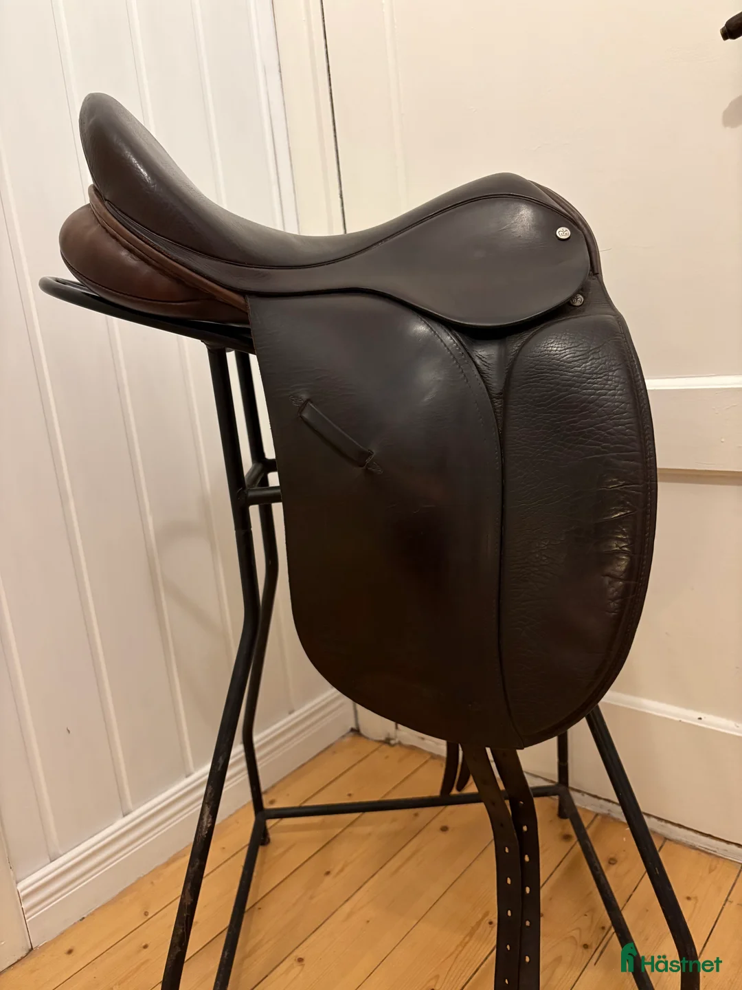 Sadlar hästutrustning till salu: Crown dressyrsadel 17” normal - Annons 1