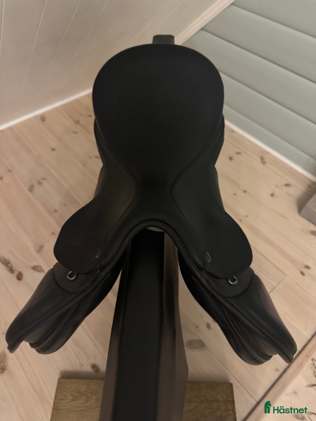 Sadlar hästutrustning till salu: Ikonic hoppsadel - Annons 2