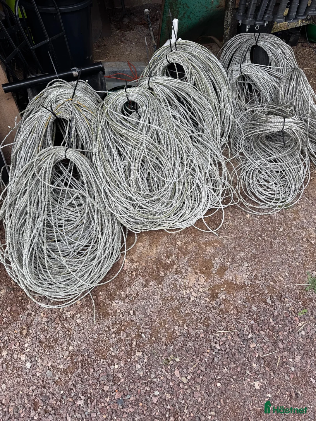 Stallinredning, stängsel & gård övrig utrustning till salu: Stolpar och eltråd  - Annons 3
