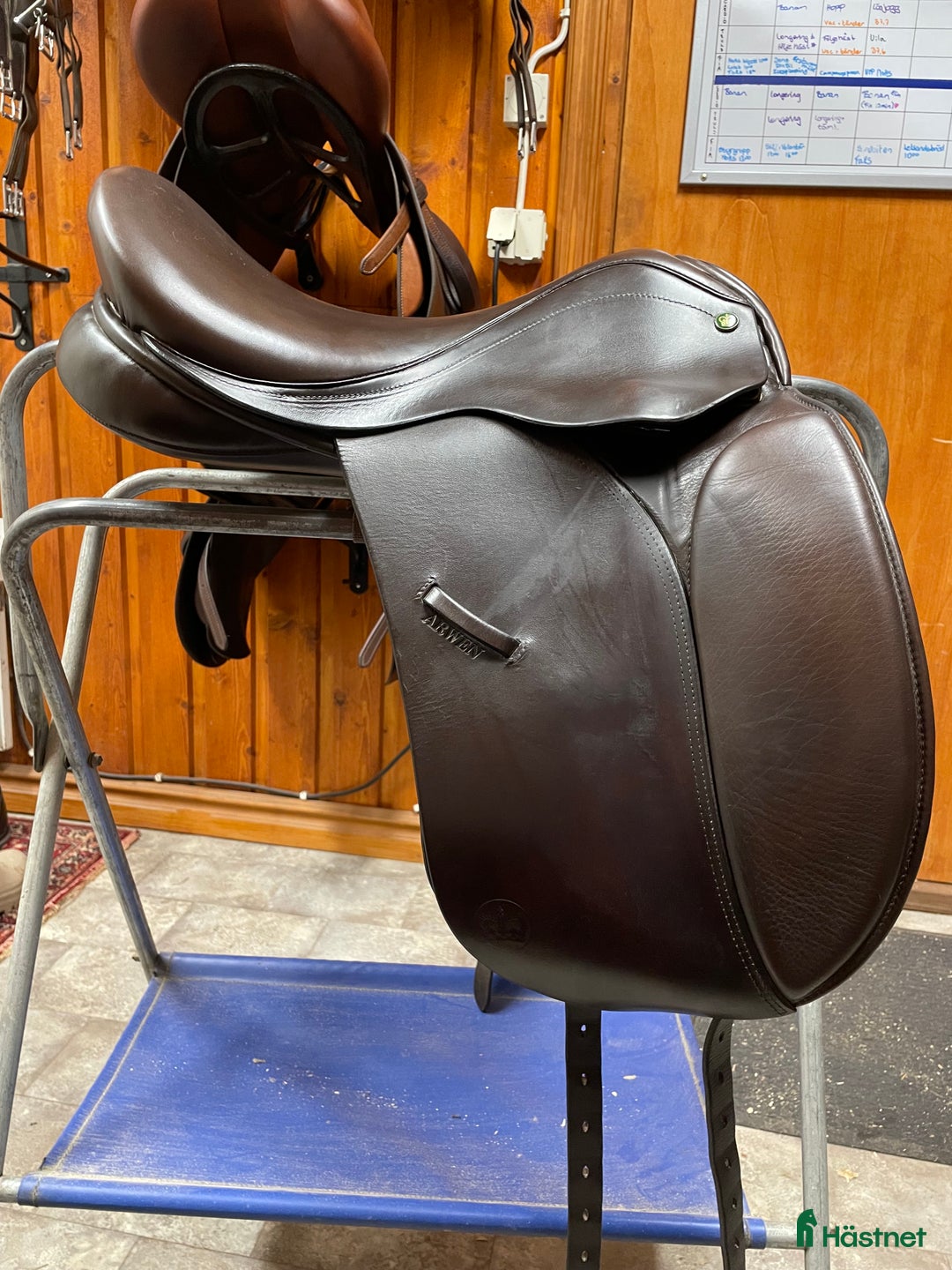 Sadlar hästutrustning till salu: Dressyrsadel mörkbrun Ideal Crown Arwen i Sundborn - Annons 1