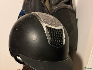 Hjälmar ryttarutrustning till salu: Begagnad hjälm i Dvärsätt - Annons 2
