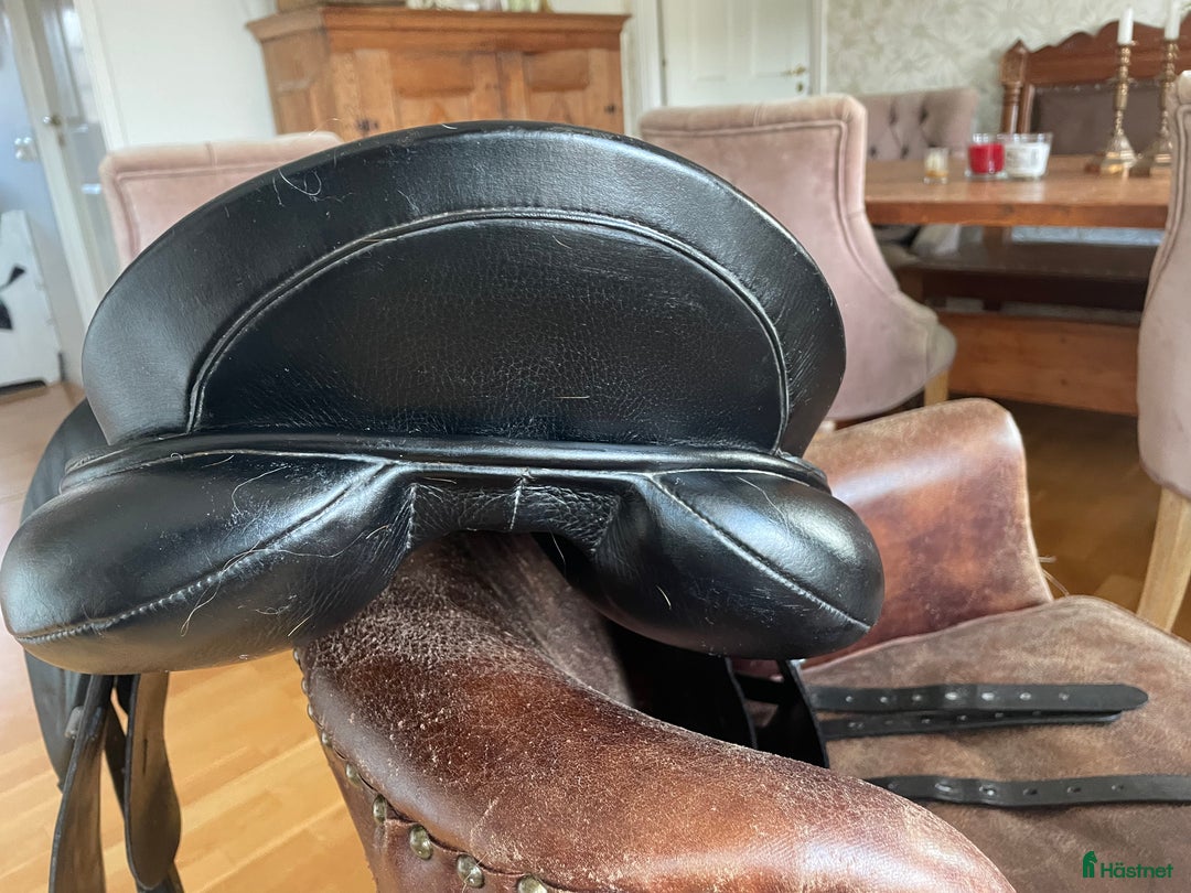 Sadlar hästutrustning till salu: Dressyrsadel Albion Legend K2 i Kullavik - Annons 2