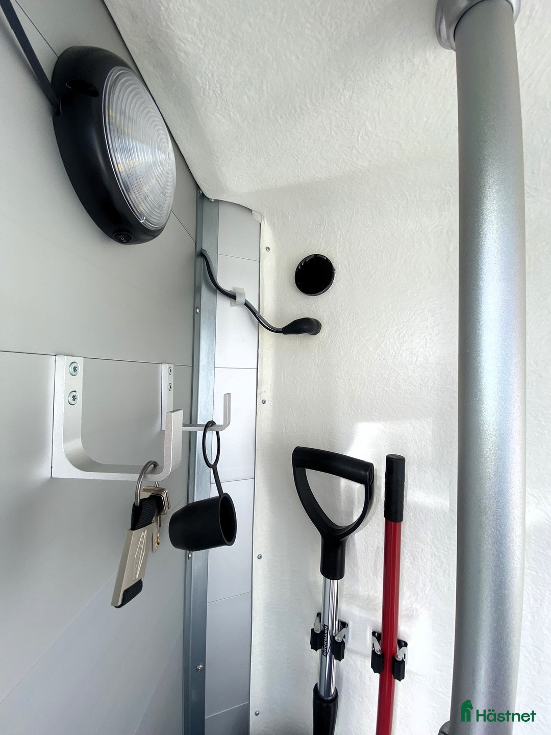 Hästtransporter  fordon & transport till salu: 1,5-hästars + sadelkammare -Kvalitet till bra pris i Kvicksund - Annons 5