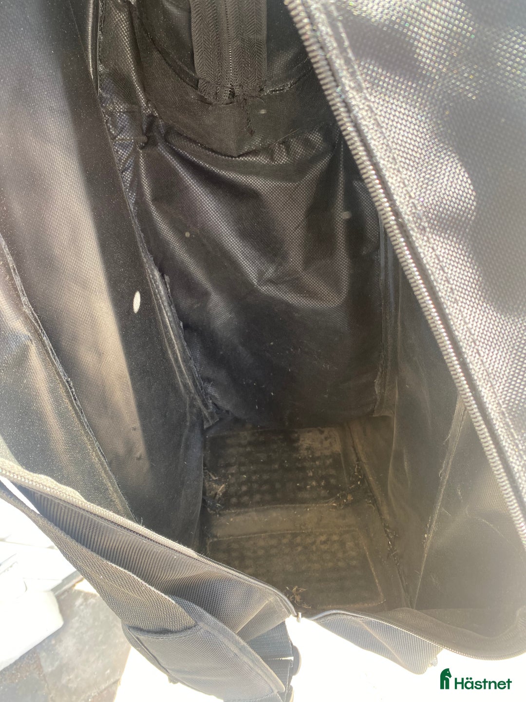 Övrig Ryttarutrustning ryttarutrustning till salu: Ridstövel och hjälm väska🙌🏻😊 i Hammarö - Annons 3