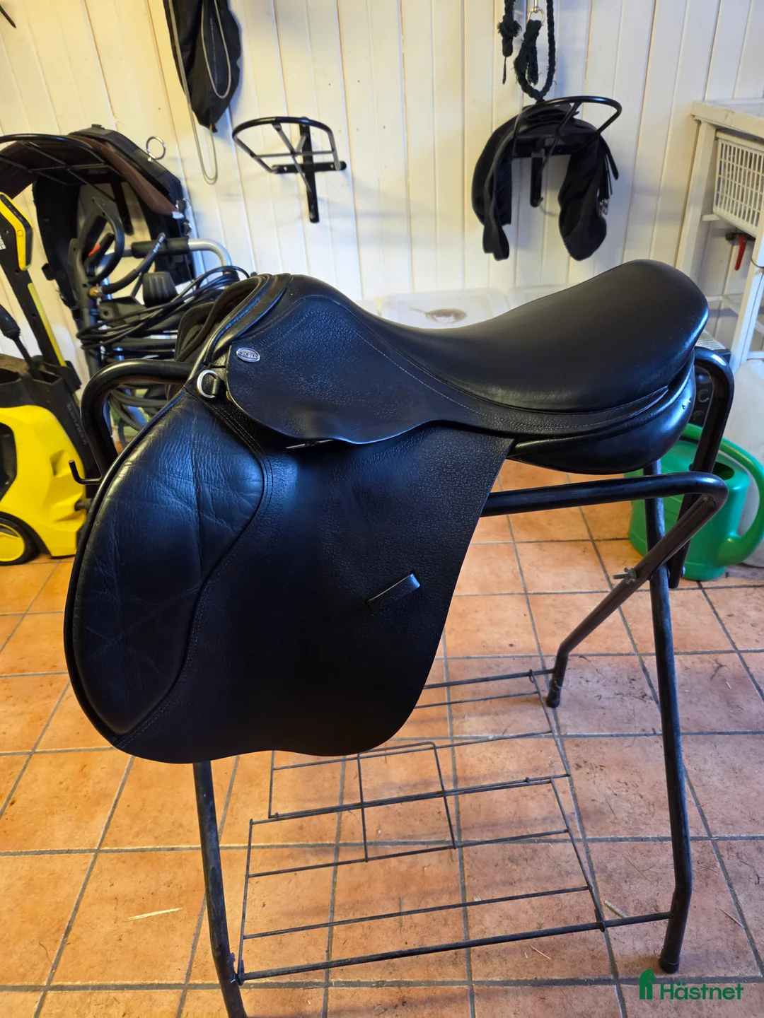 Sadlar hästutrustning till salu: Globus Esperanza hoppsadel i Nordmaling - Annons 1