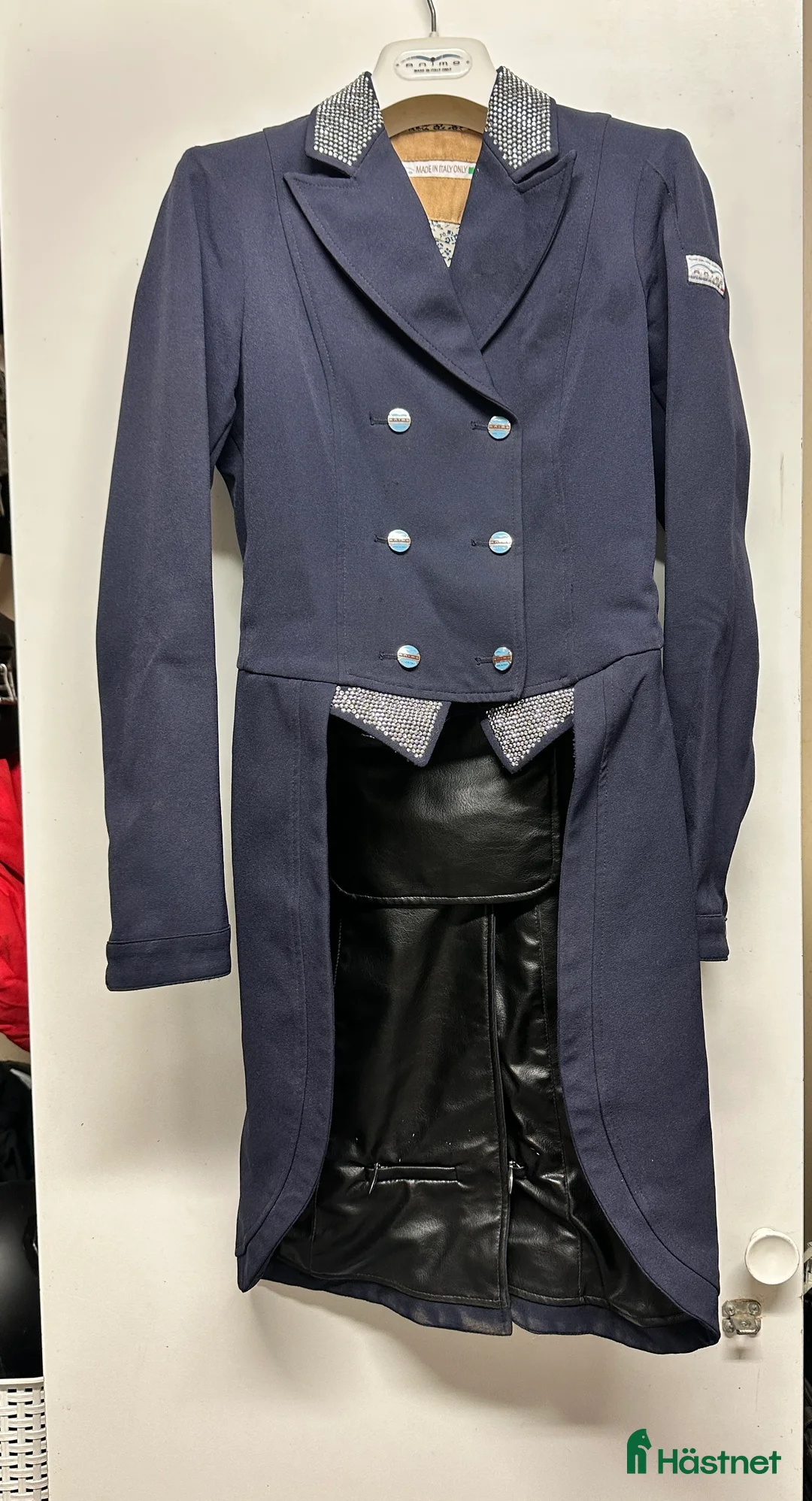 Övrigt Ridkläder ryttarutrustning till salu: Dressyrfrack Animo Italiensk 38a i Nynäshamn - Annons 2